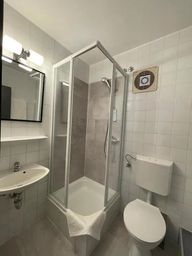 Hostel Casa Andalucia Hallbergmoos 0*,